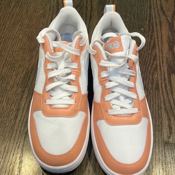 Other - Nike low tops